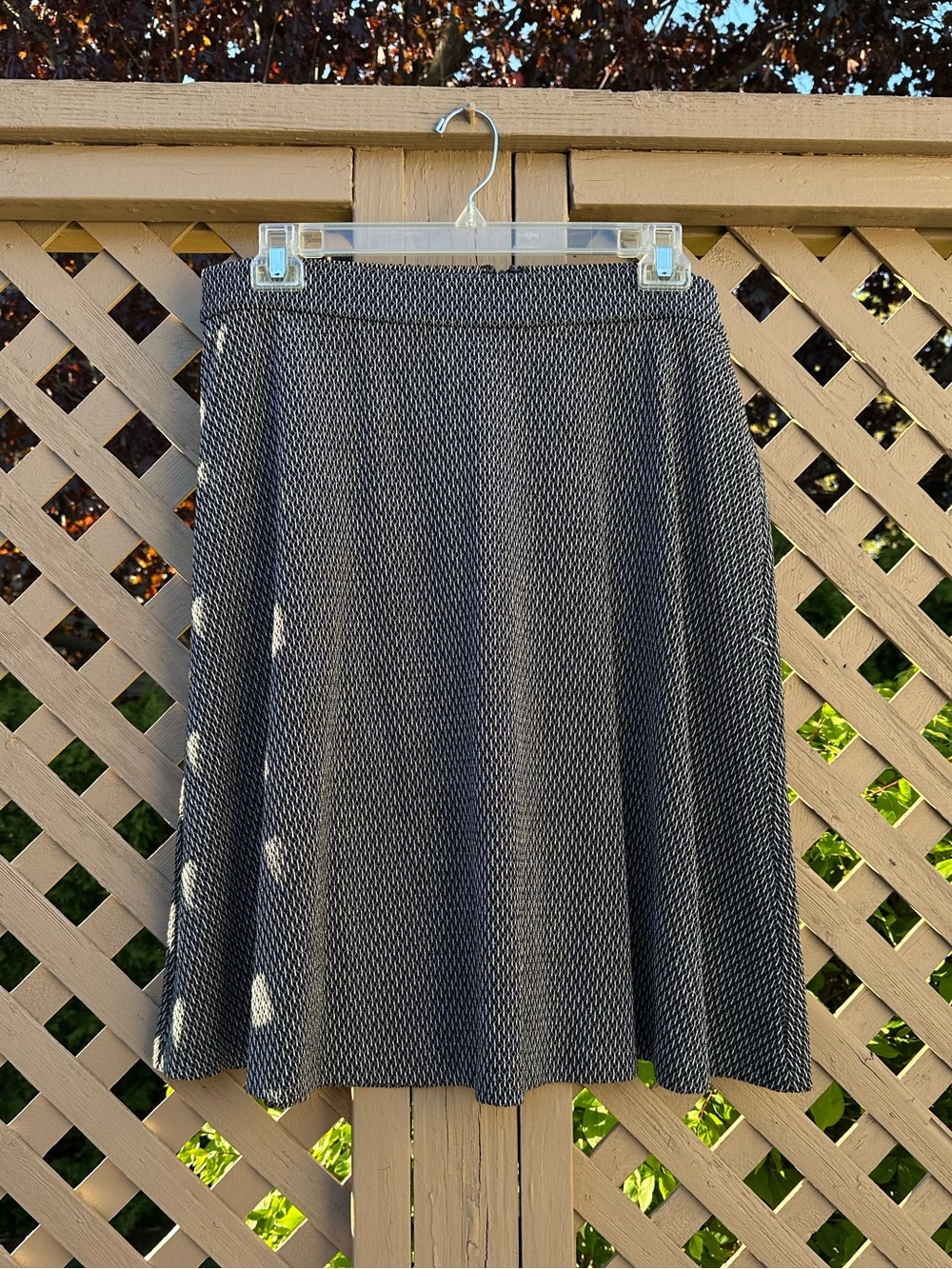 Ann Taylor Black and White A-Line Women's Skirt - XL